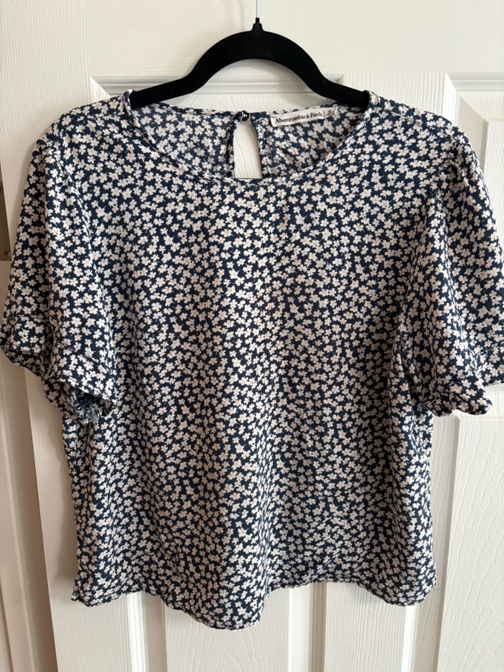 Abercrombie & Fitch ditsy print blouse top short sleeve floral ruffle keyhole XL